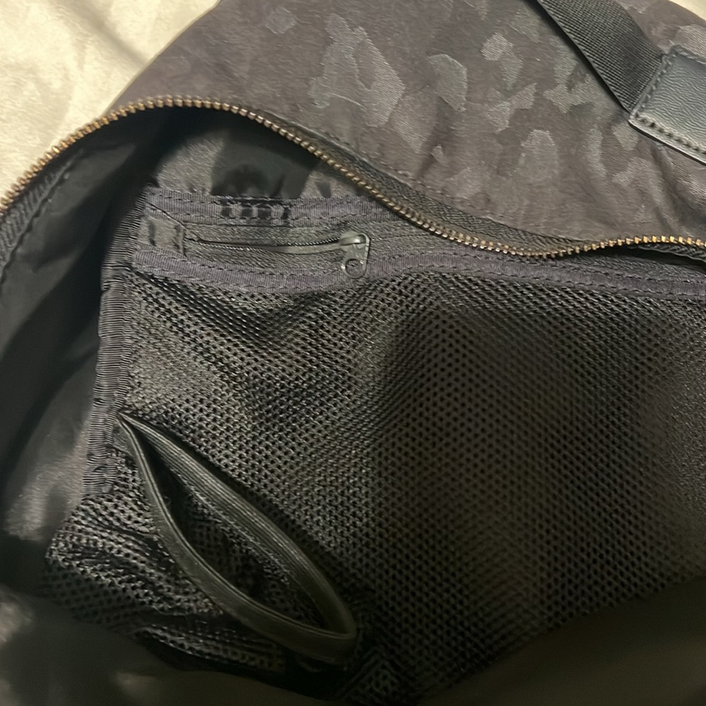 Lululemon City Adventurer Black pattern Backpack Mini - Picture 4 of 8